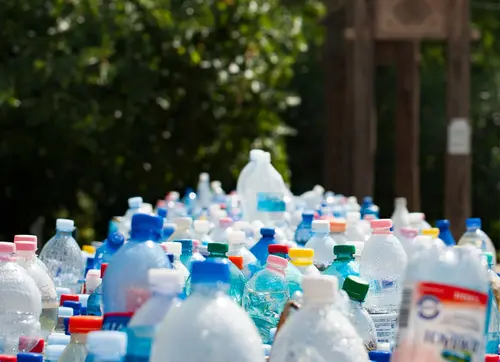 Jede Menge Plastikflaschen